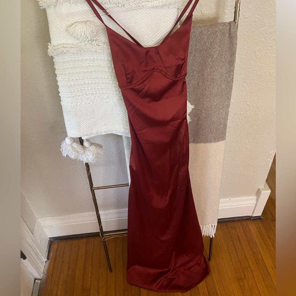 NWOT Sthcute Satin Backless Maxi Dress